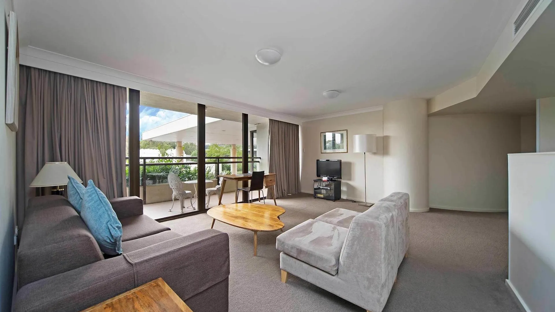 Breakfree Capital Tower Apartments Canberra