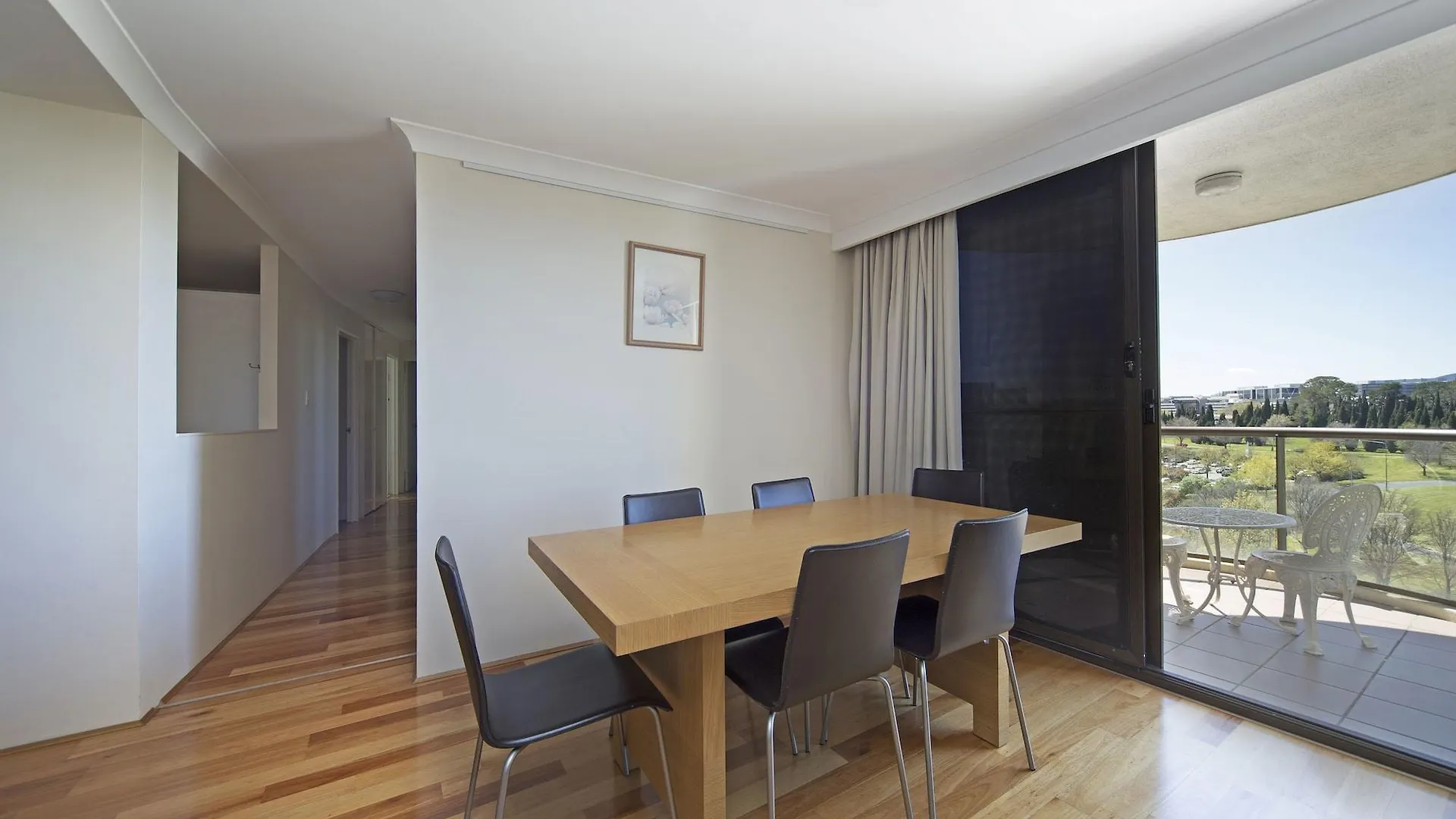 Breakfree Capital Tower Apartments Canberra 4*,  Australia